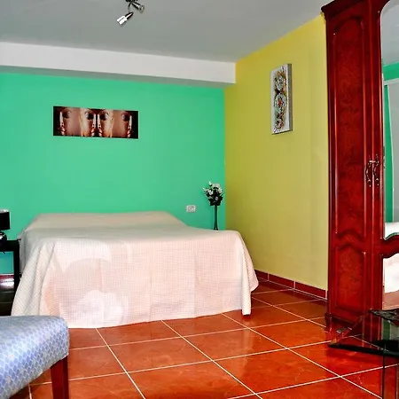 Felix Casanova Bed & Breakfast 3*